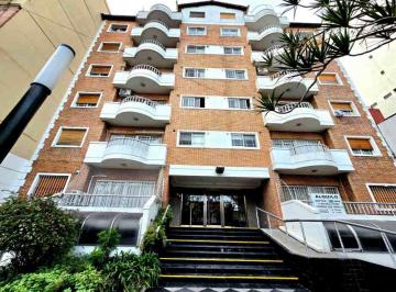 Departamento · 170m² · 4 Ambientes · 1 Cochera · Departamento en Venta en Ramos Mejia Sur