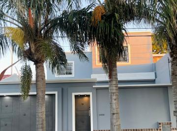 Casa de 5 ambientes, Córdoba · Casa Reciclada a Nueva + 5 Dorm + Potencial Renta - Apto Crédito - Empalme