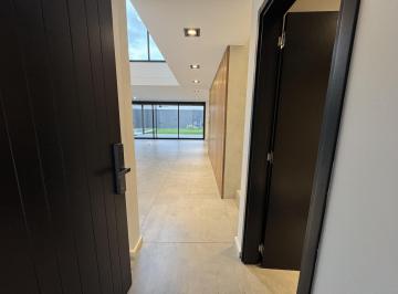 Foto · Casa de Categoria a Estrenar en Barrio La Luisita Zona Sur