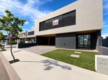Foto · Casa de Categoria a Estrenar en Barrio La Luisita Zona Sur