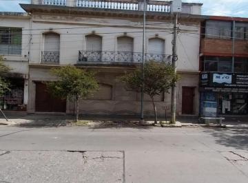 Casa · 398m² · 8 Ambientes · 2 Cocheras · Casa en Venta Av Revolucion de Mayo 1524