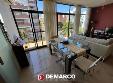 Departamento · 73m² · 3 Ambientes · Semi Piso en Duplex Al Frente con Balcón ¡Impecable!