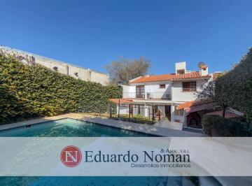 Casa · 257m² · 3 Dormitorios · 1 Cochera · Casa de 4 Dorm. con Pileta y Cochera