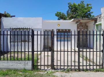 Casa · 110m² · 3 Ambientes · 1 Cochera · Venta - Casa de 2 Dorm. con Terreno a Reciclar. Empalme Graneros, Rosario.