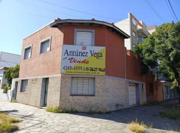 Terreno · 188m² · 3 Dormitorios · 1 Cochera · Casa en Lanús Oeste
