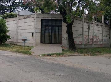 Bodega-Galpón , Esteban Echeverría · Venta - Amplio Deposito/local en Esquina
