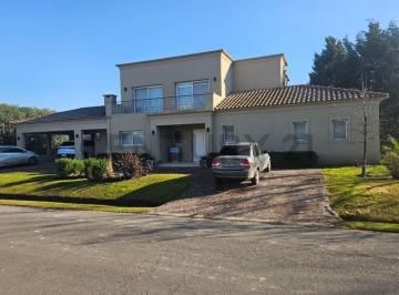 Casa · 411m² · 5 Ambientes · 2 Cocheras · Casa en Venta – Bella Vista Chico (Barrio Cerrado) Permuta