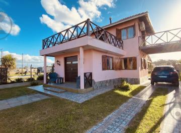 Casa · 129m² · 4 Ambientes · 2 Cocheras · Venta Casa 4 Amb a Dos Cuadras del Mar | Mar de Cobo