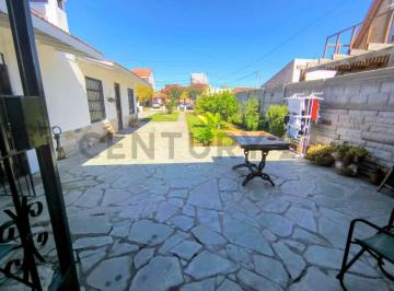 Casa · 170m² · 4 Ambientes · 1 Cochera · Vendo Casa de 4 Ambientes en Barrio 9 de Julio