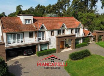 Casa · 453m² · 7 Ambientes · 2 Cocheras · Casa en Venta con 6 Ambientes en San Diego Country Club