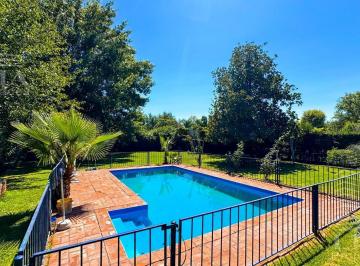 Casa · 117m² · 6 Ambientes · 2 Cocheras · Casa en Roldan