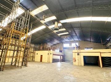 Bodega-Galpón · 700m² · 3 Ambientes · 2 Cocheras · Galpón en Rosario