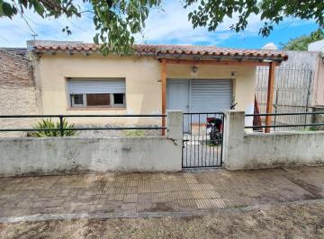 Casa · 84m² · 3 Ambientes · 2 Cocheras · Casa 3 Ambientes en Venta en Merlo