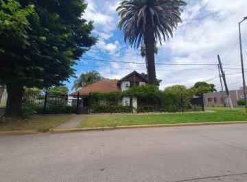 Casa · 170m² · 5 Ambientes · 1 Cochera · Casa en Manuel B Gonnet