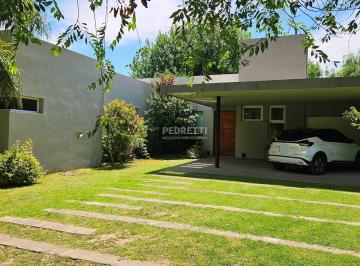 Casa · 160m² · 4 Ambientes · 1 Cochera · Preciosa Casa en Venta Prácticamente a Estrenar en Parque Las Naciones, Guernica