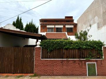 Casa de 5 ambientes, San Isidro · Casa Lote Propio 9 X 23, Excelente Ubiación, a Reciclar y con Gran Potencial!