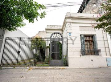 Casa · 200m² · 5 Ambientes · 1 Cochera · Casa en Venta, 3 Dorm. + Deposito, La Plata