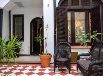 Oficina comercial · 332m² · 8 Ambientes · Casa en Lomas de Stella Maris