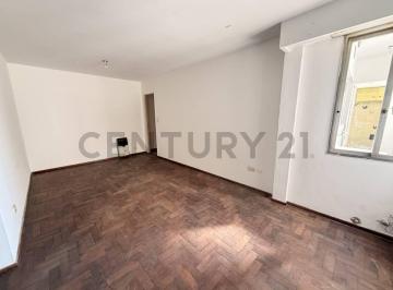 Departamento · 61m² · 4 Ambientes · Depto | 3 Ambientes | Piscina | Quincho | Balcón Cerrado | Bv Oroño