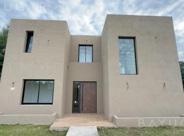 Casa · 147m² · 5 Ambientes · 4 Cocheras · Venta Casa en Medal Country Club \ Pilar \ Permuta o Financiación