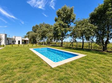 Casa · 147m² · 5 Ambientes · Oportunidad - Casa en Venta en Medal Country Club - Pilar
