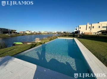 Casa · 250m² · 5 Ambientes · Casa en Venta en El Barrio Costas, Puertos / Escobar