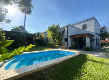 Casa · 126m² · 4 Ambientes · 2 Cocheras · Casa en Venta en Turdera. Lomas de Zamora