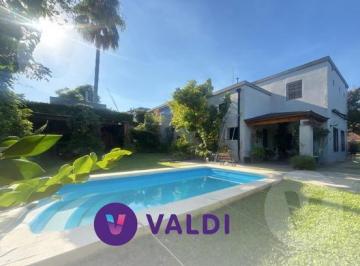 Casa · 126m² · 4 Ambientes · 2 Cocheras · Casa en Venta en Turdera. Lomas de Zamora
