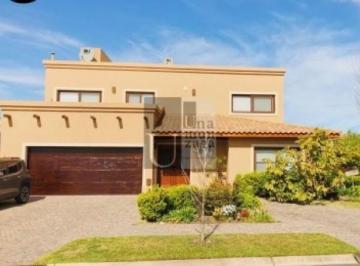 Casa · 317m² · 6 Ambientes · Nuevo Quilmes Unica Casa 2 Lotes Al Canal