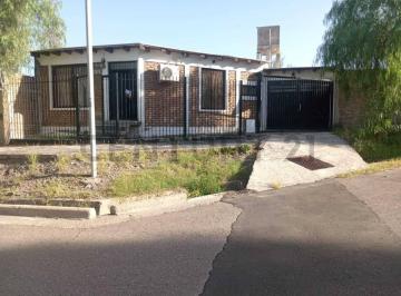 Casa · 178m² · 3 Ambientes · 1 Cochera · Venta Casa Sexta Seccion Ciudad