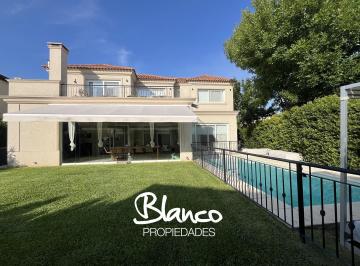 Casa · 275m² · 6 Ambientes · 1 Cochera · Casa en Venta en Ayres Plaza, Pilar, G. B. a. Zona Norte