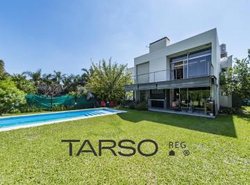 Casa · 254m² · 5 Ambientes · 1 Cochera · Casa de 3 Dorm. en El Balcon, Valle Escondido
