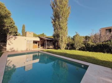 Terreno · 14m² · Cimarron 2700 - Terreno en Esquina de 450 m² con Quincho, Pileta y Deposito en Venta - Funes