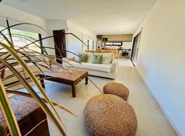 Casa · 450m² · 3 Dormitorios · 1 Cochera · Casa en Venta a Estrenar