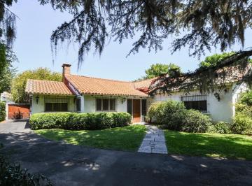 Casa · 402m² · 7 Ambientes · 4 Cocheras · Casa en Venta de Tres Dorm. en Fisherton Tradicional Quincho Parrillero Piscina