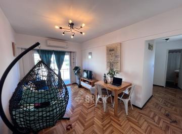 Departamento · 54m² · 3 Ambientes · Nicasio Oroño y Av San Martin - T/al Frente T/a Nuevo Balcon V/abierta Todo Sol Apto Profesional
