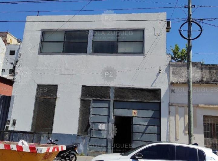 Depósito · 421m²