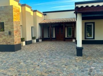 Quinta vacacional · 157m² · 6 Ambientes · Quinta en Virrey del Pino