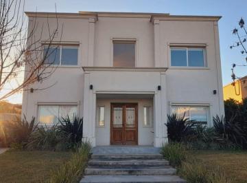 SVA-SVA-24_2 · Casa Premium en Santa Elena Pilar del Este