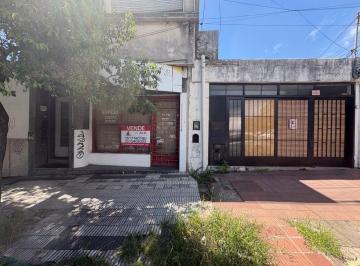 Terreno , Córdoba · Venta de Casa con Departamento a Refaccionar o Demoler. Barrio San Martin, Av Castro Barros