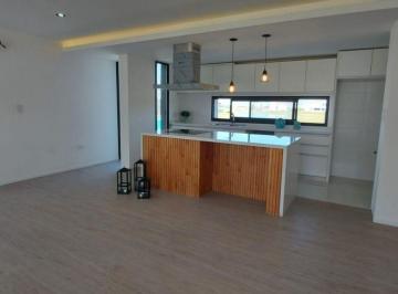 SVA-SVA-94_2 · Casa en Venta en Barrio Magallanes