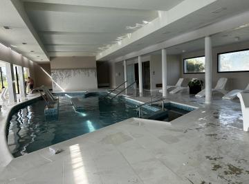 Casa · 135m² · 4 Ambientes · 2 Cocheras · Casa en Exclusivo Club de Campo con Instalaciones de Spa de Aguas Termales Venta El Mirador
