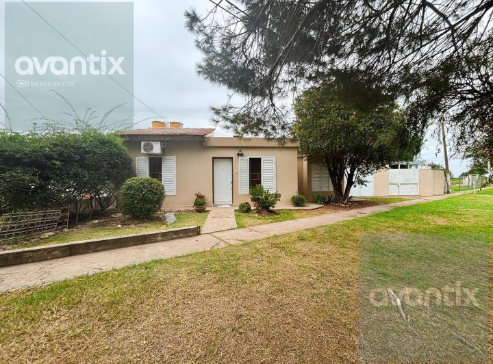 Casa · 300m² · 5 Ambientes · 2 Cocheras