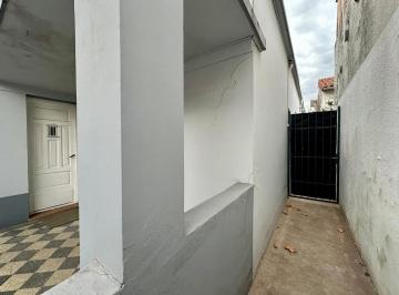 PH · 40m² · 2 Ambientes · Venta Casa en PH 2 Ambientes - m de Av Laprida