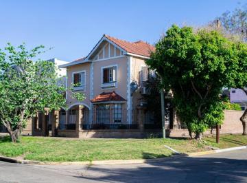 Casa · 288m² · 7 Ambientes · 2 Cocheras · Venta Casa 7 Amb. (Lomas de Zamora)