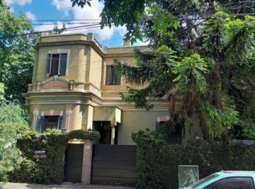 Casa · 249m² · Casa en Lomas de Zamora, a Dos Cuatras de La Estacion