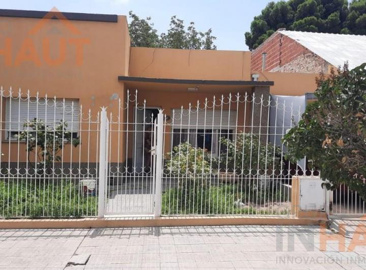 Casa · 90m² · 5 Ambientes · 1 Cochera
