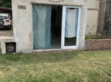 Casa · 120m² · 4 Ambientes · 3 Cocheras · Casa en Pueblo Nuevo con Local Al Frente