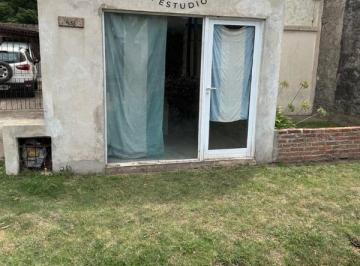 Casa · 120m² · 4 Ambientes · 3 Cocheras · Casa en Pueblo Nuevo con Local Al Frente