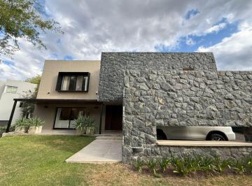 Casa de 5 ambientes, La Calera · Casa en Venta en La Rufina